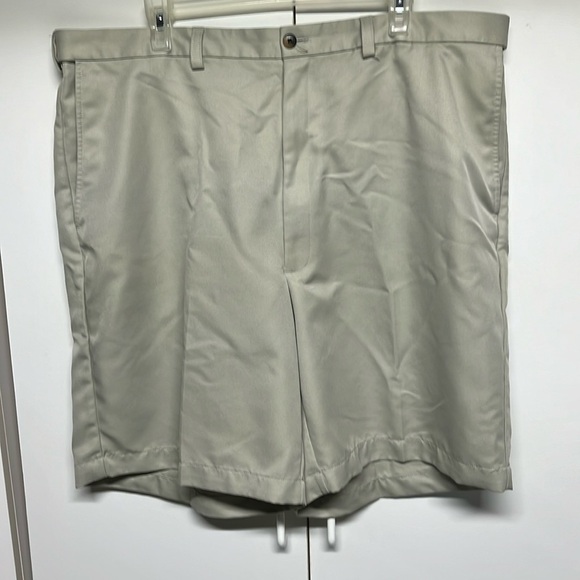 Haggar Dress Shorts Tan - Picture 1 of 9